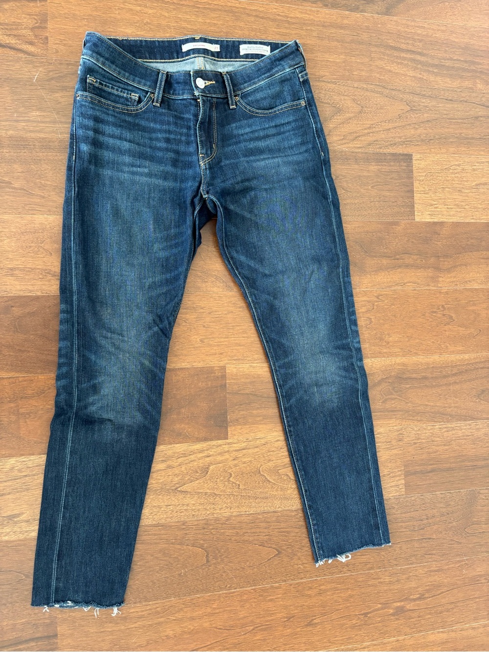 Levi's Women's Skinny Jeans in Dark Blue Wash